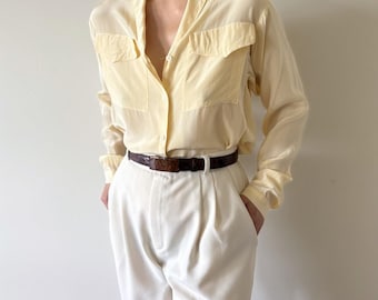 Blusa de seda vintage, camisa de seda abotonada, top de seda amarillo minimalista, estilo retro vintage de los 90, armario cápsula, blusa de secretaria, talla S/M