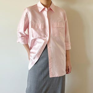 vintage silk blouse pink blush minimalist silk top silk shirt classic design capsule wardrobe button down 90s retro Y2K vintage style