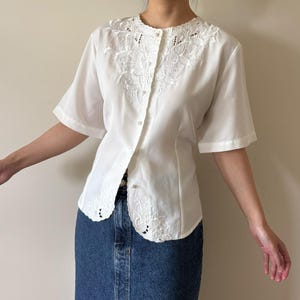 vintage blouse silky blouse embroidered floral minimalist top secretary blouse white button down vintage shirt 80s vintage style size M/L