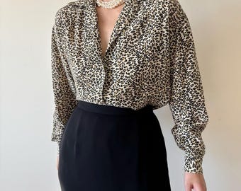 vintage silk blouse animal print leopard print leopard pattern minimalist silk top silk shirt 90s retro vintage style size S/M