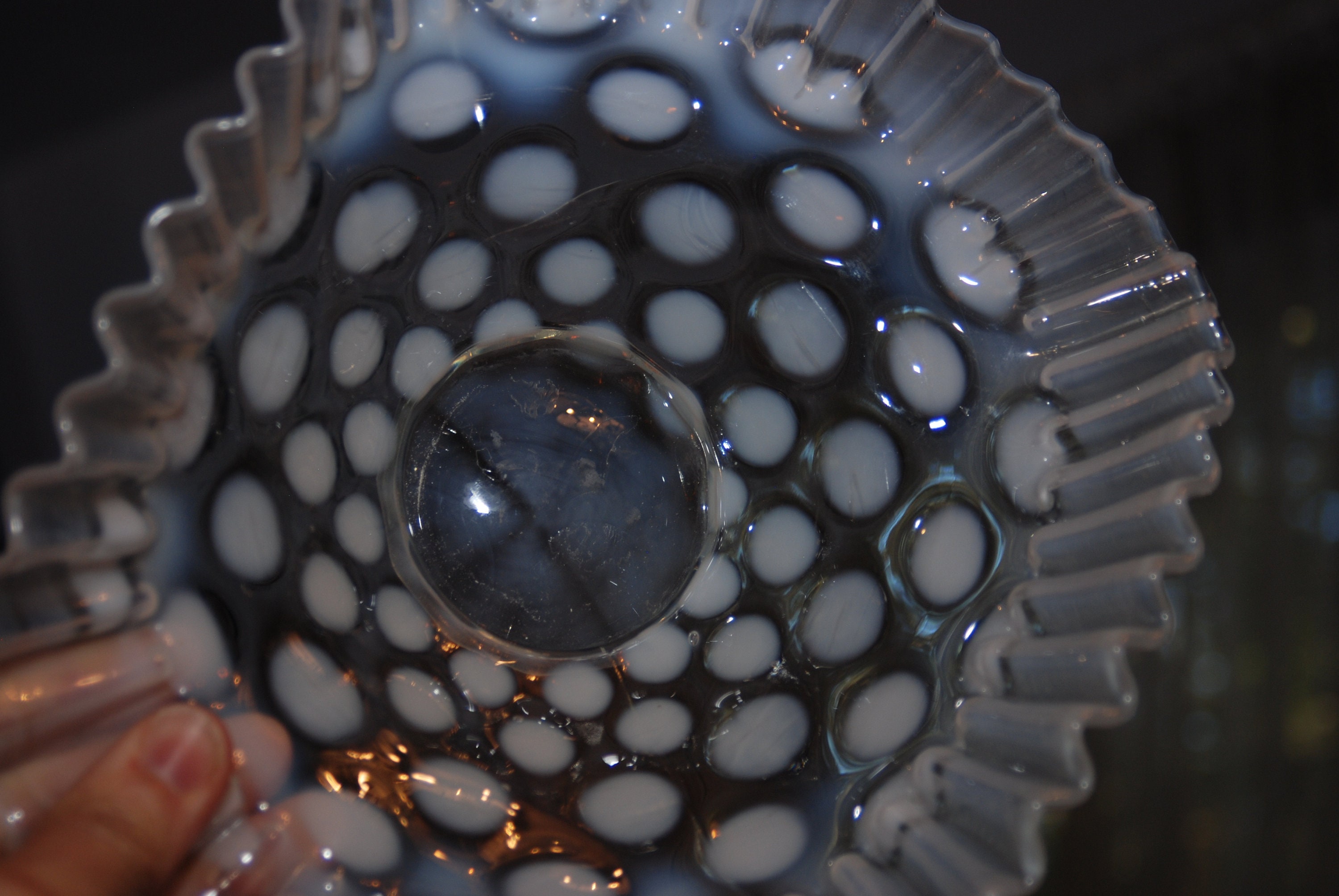 ヴィンテージ フェントンガラス ホワイト オパールセント コインドット