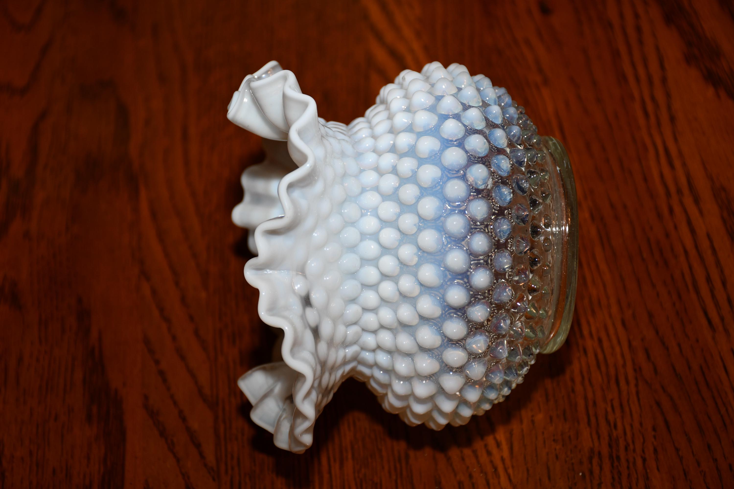 ヴィンテージ フェントン フレンチ オパールセント ホブネイル フリル