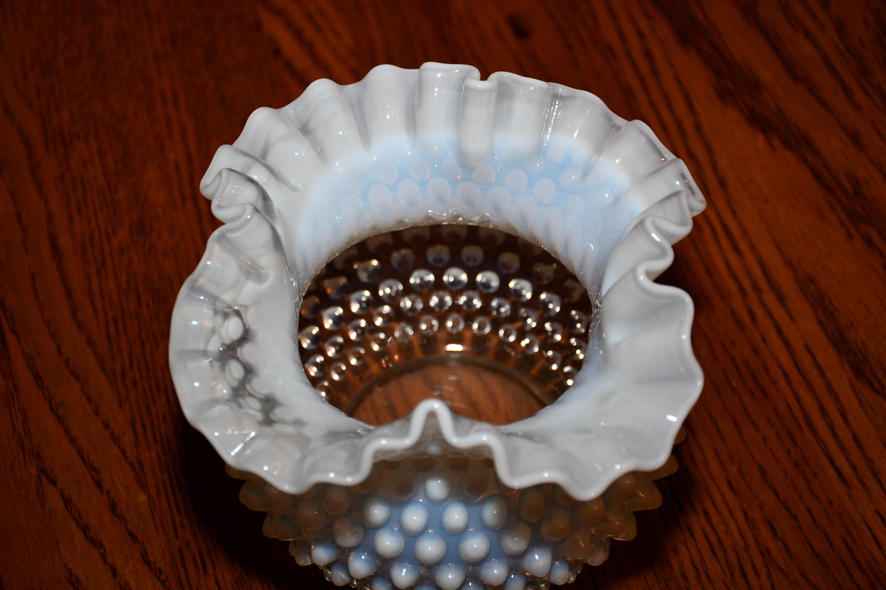 ヴィンテージ フェントン フレンチ オパールセント ホブネイル フリル