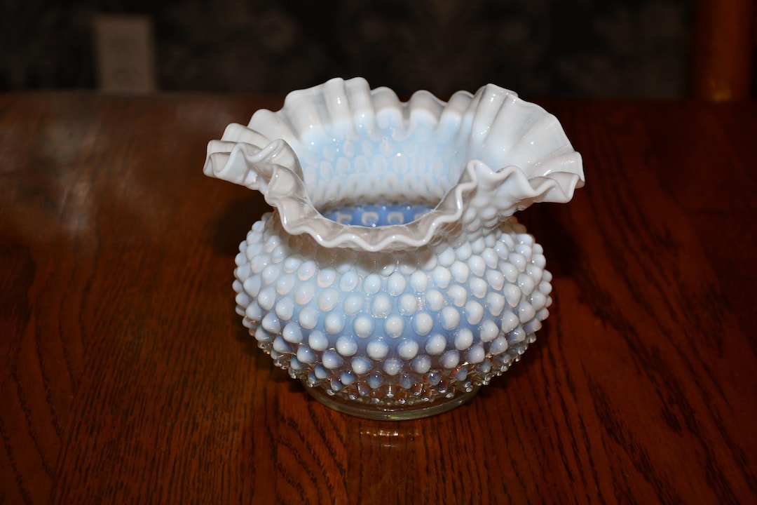 ヴィンテージ フェントン フレンチ オパールセント ホブネイル フリル