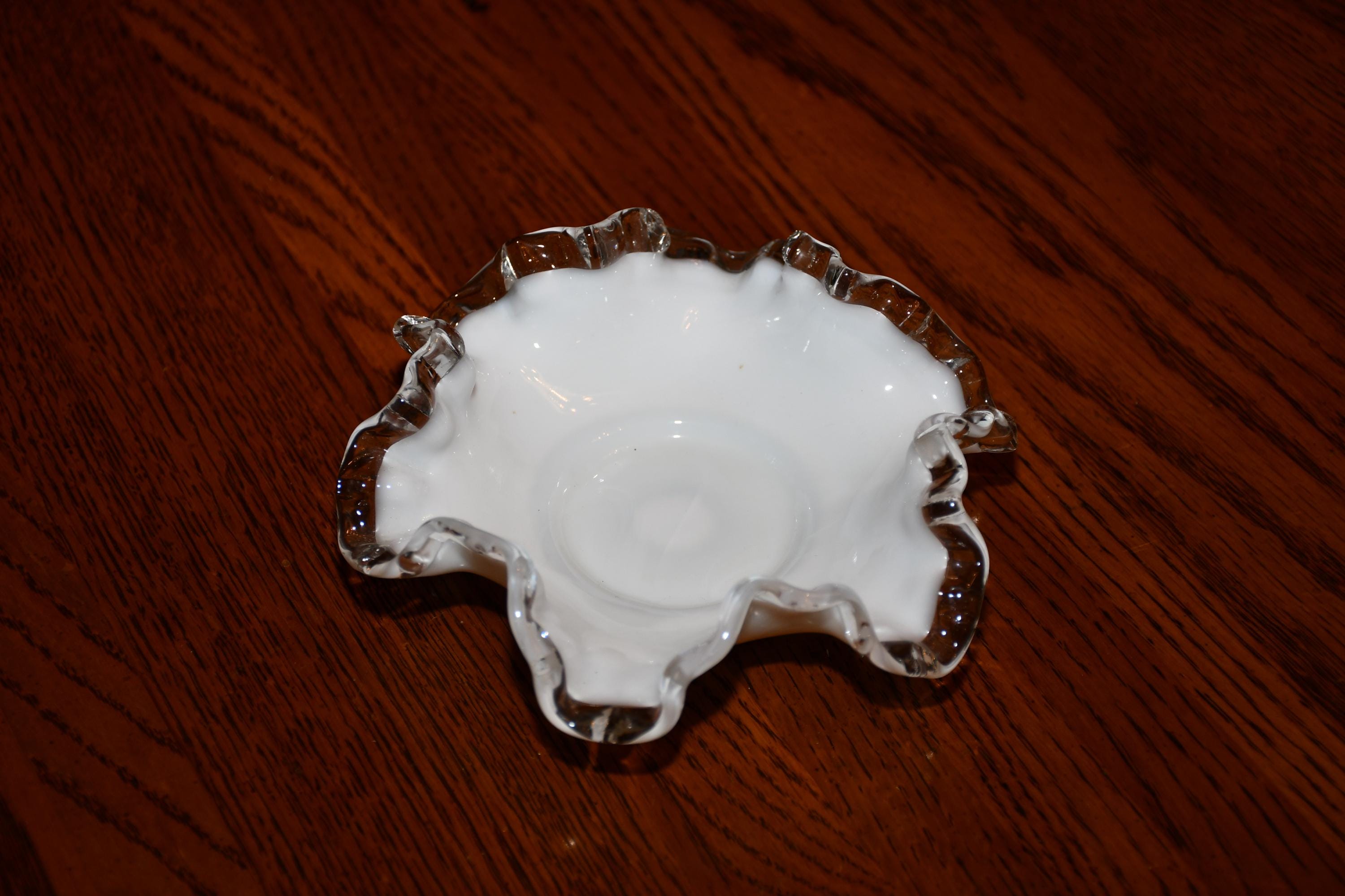 ヴィンテージ フェントン シルバー クレスト ガラス フリルエッジ