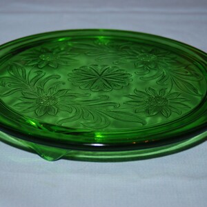 Vintage Jeanette Glass Green Depression Uranium Sunflower 3 Footed Round Cake Plate