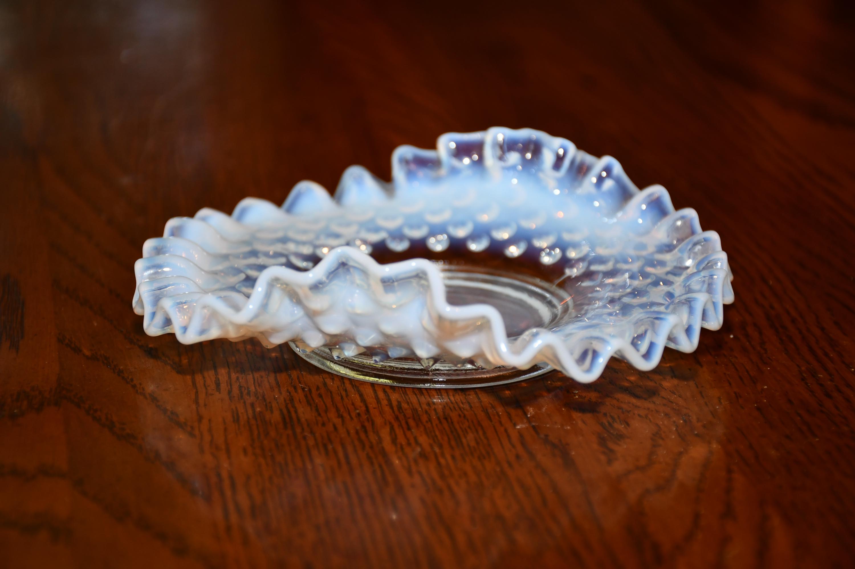 ヴィンテージ フェントン ホブネイル フレンチ オパールセント フリル