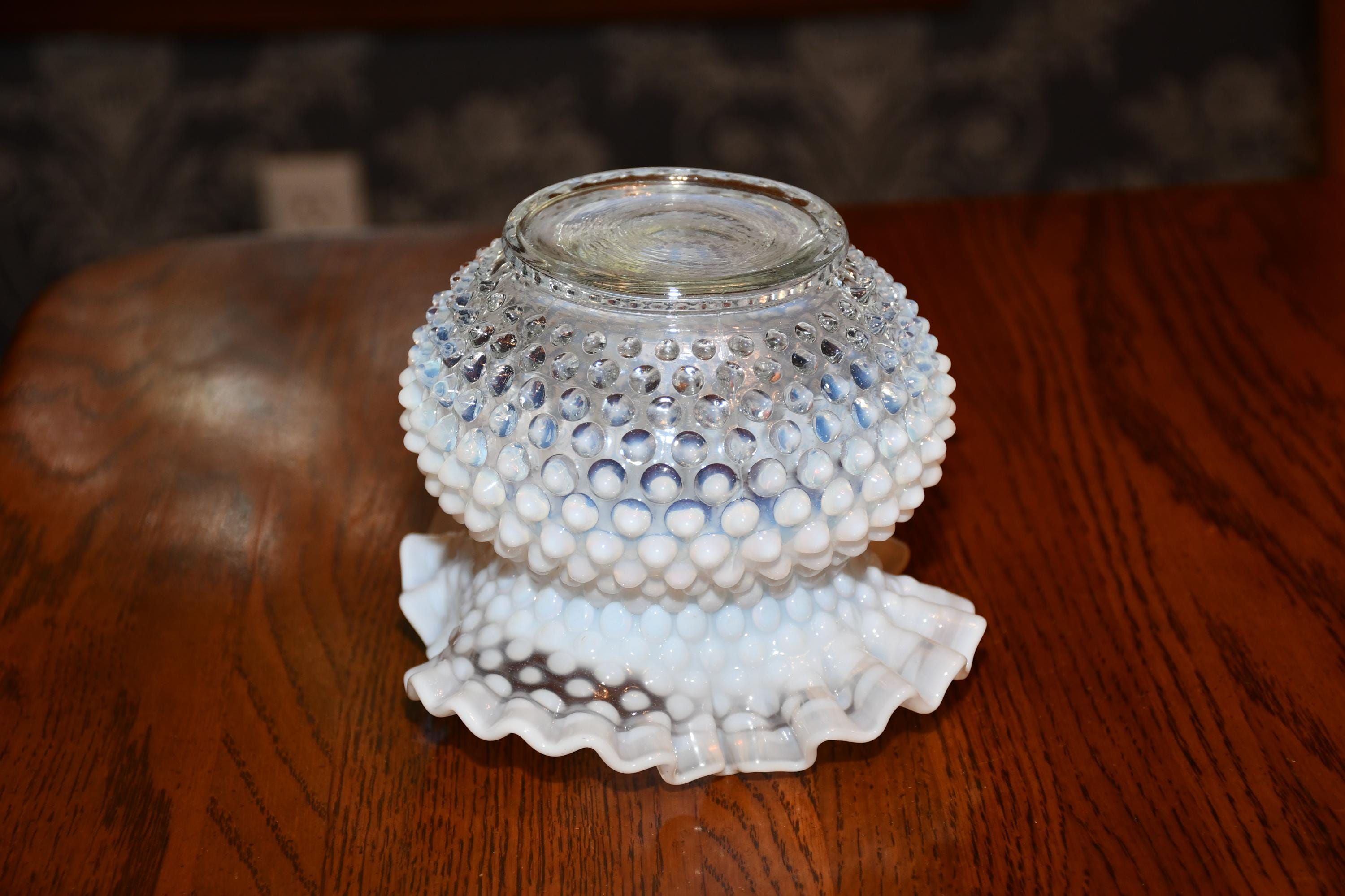 ヴィンテージ フェントン フレンチ オパールセント ホブネイル フリル