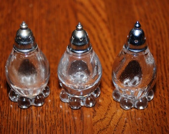 Vintage Set mit 3 Imperial Glass Candlewick Mini Salz & Pfefferstreuer