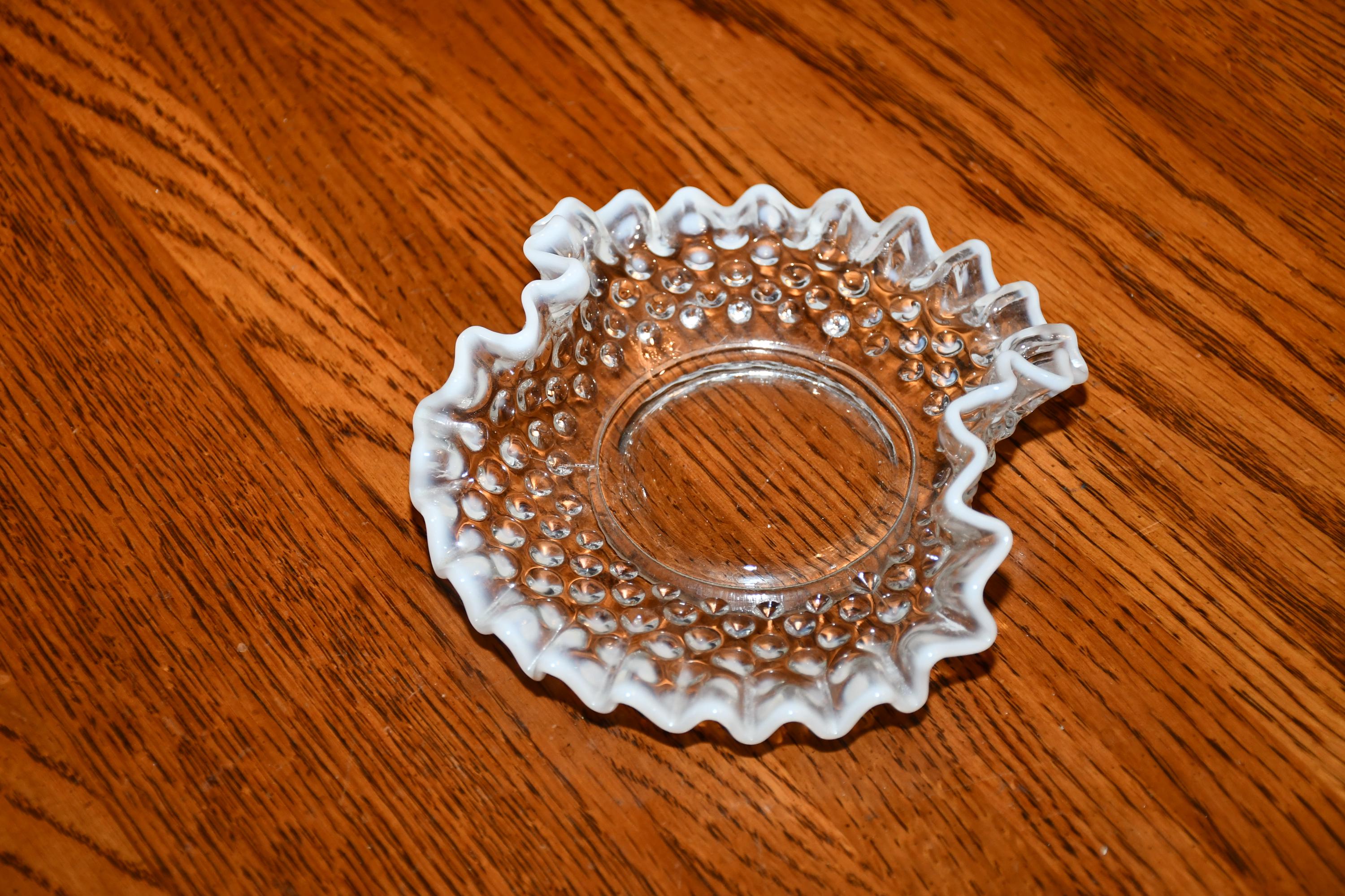 ヴィンテージ フェントン ガラス ホワイト オパールセント ホブネイル