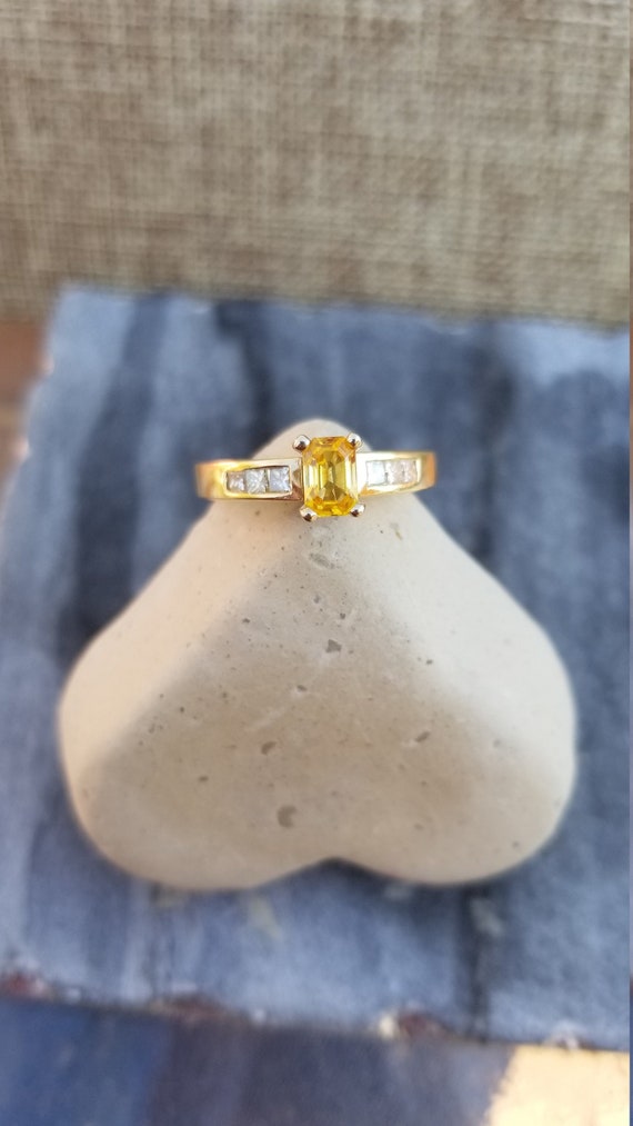 Vintage Genuine Yellow Sapphire Engagement Ring 1… - image 1