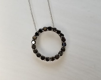 Colgante de eternidad de diamante negro collar de oro blanco de 14K