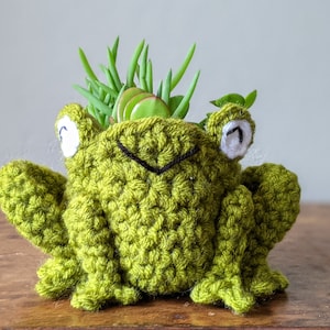 PATTERN ONLY - Small Frog Planter