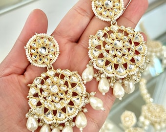 Gold Kundan Indian Earrings and Maang Tikka Set: Bridal Jewelry
