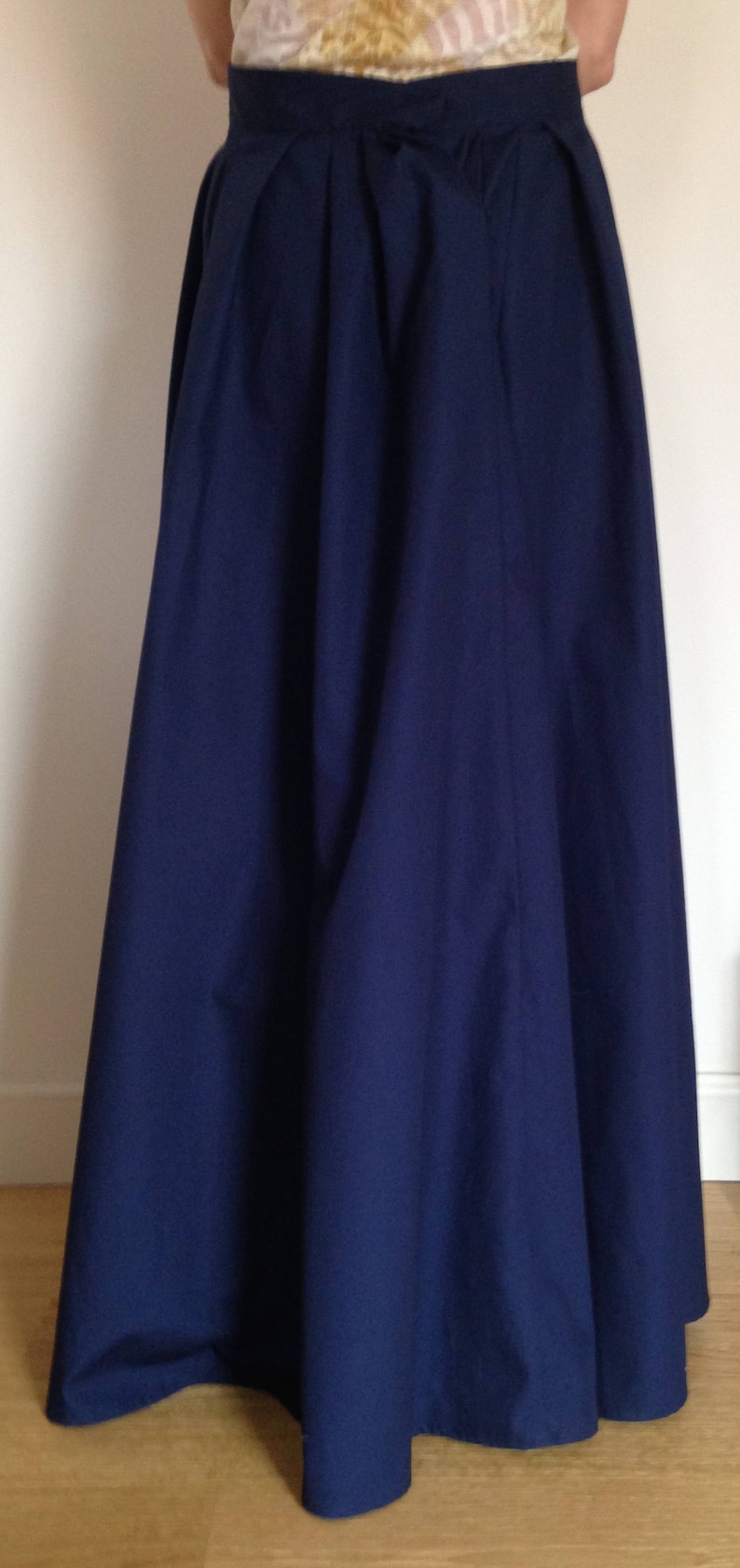 Late Victorian style 1890s ladies Skirt, full length, navy/royal blue, sizes 4-30 画像 2