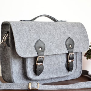 Bolso bandolera de fieltro para portátil: MacBook Pro de 15 pulgadas, detalles de cuero