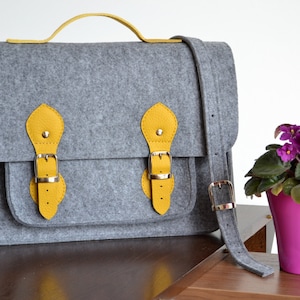 Bolso bandolera de fieltro para portátil: MacBook Pro de 15 pulgadas, detalles de cuero