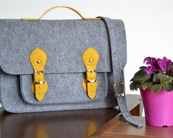 FELT Messenger Bag - MACBOOK PRO 15-inch Bag - 15-inch Laptop Bag - Felt Crossbody Bag - Custom Size  Laptop Bag - Felt Satchel