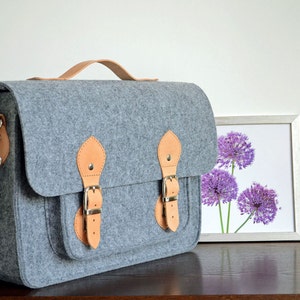Bolso bandolera de fieltro para portátil de 15 pulgadas con detalles de cuero