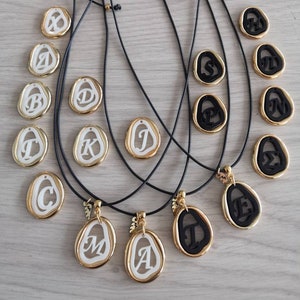 Initial Halskette, Initial Halskette, Initial Halskette, Monogramm Halskette, Buchstabe Halskette, Laser geschnitten Halskette, griechischer Buchstabe, Geschenk für Frauen