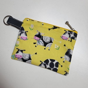 Porte monnaie. Porte clés. Étui maquillage. Porte feuille. Porte monnaie cheval. Sac à monnaie. Porte carte. Étui porte clé. Étui carte.
