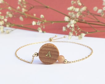 Charm-Armband aus Holz für Damen mit rosa Blumendruck an einer feinen, anpassbaren Kette mit Initiale, personalisiertes Geschenk zum Valentinstag