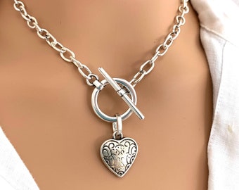 Heart  chain necklace Choker, Delicate trace chain choker, Heart Statement chain choker with toggle clasp Birthday gift idea for women