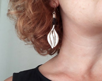 Boucles d’oreilles Leafs, Boucles d’oreilles Silver Drop, Cadeau d’anniversaire de sœur, Boucles d’oreilles en cuir long, Boucles d’oreilles Boho pour femmes, bijoux accrocheurs