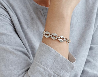 Silver chain bracelet, Silver Bracelet with toggle clasp, Big Hammered Circles Bracelet for women, Boho, Women's gift, Chunky Jewelry