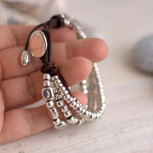 Pulsera de cuero con dijes para mujer Uno Boho estilo Boho vintage Multicapa Wrap joyería mujer cumpleaños Boho estilo Love Gift