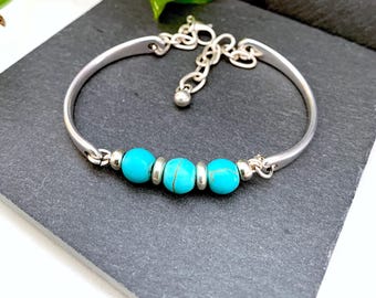 Silver Cuff Bracelet, Turquoise Bracelet, Elegant turquoise Beaded cuff, Modern Boho Bracelet, Everyday Wear Bracelet, Natural Stone Jewelry