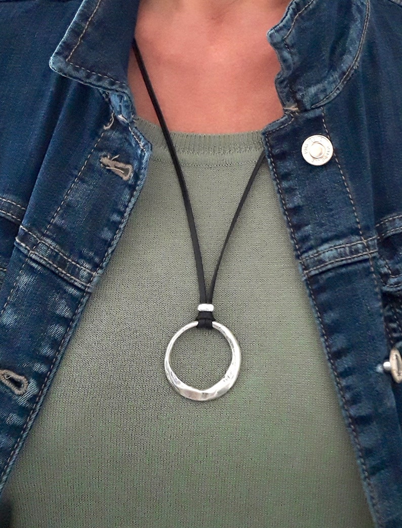 Loop Silver Circle Pendant Ring Necklace Leather Eyeglass Etsy