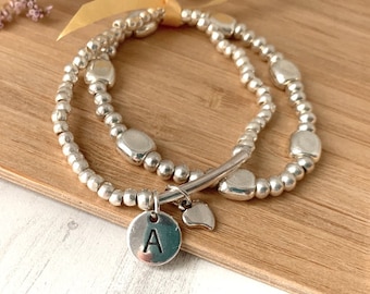 Conjunto de pulseiras de contas de prata, pulseira com pingente de letra inicial personalizada, pulseiras personalizadas, pulseiras elásticas, presentes femininos boho