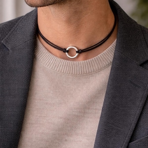 Choker in pelle con anello in argento, gioiello boho minimalista, unisex, regalo per lui