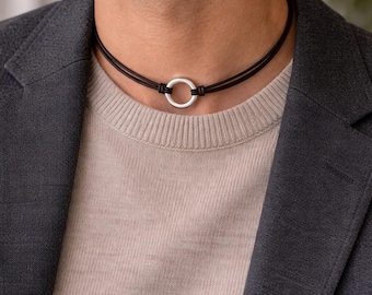 Choker in pelle con anello in argento, gioiello boho minimalista, unisex, regalo per lui