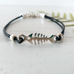 Fishbone Bracelet, Silver fish skeleton Bracelet, Skinny Leather Bracelet, Gift for fisherman, Unisex bracelet, lover of fishing gift