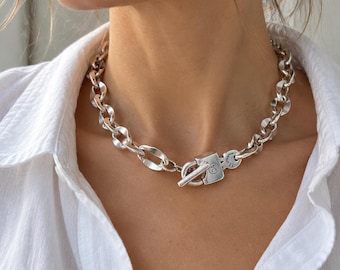 Collier à grosse chaîne argentée, fermoir à bascule, bijou tendance et moderne, cadeau idéal pour elle au quotidien.