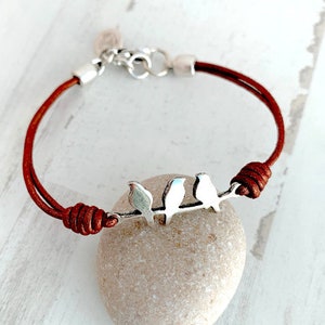 Fågelarmband, Silverfåglar smalt läderarmband, Silverfågelarmband, Brudtärnepresent, Naturfågelälskaresmycken, Present till henne