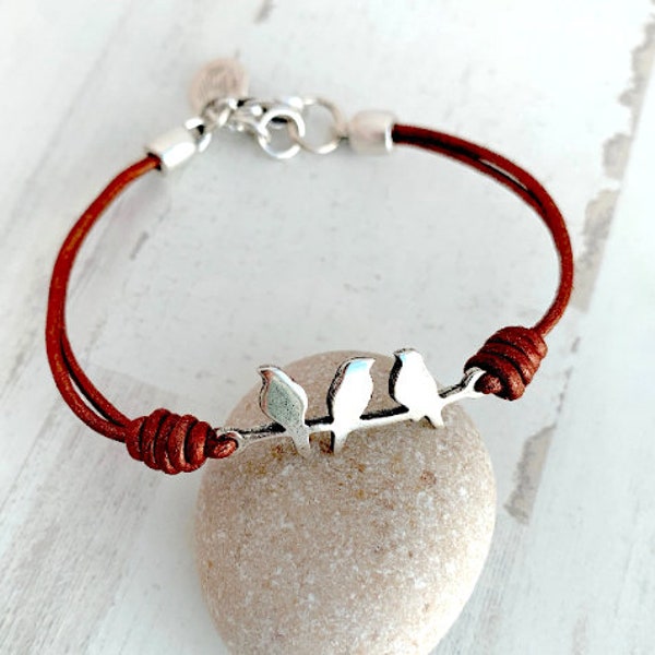 Pulsera de pájaros, pulsera de cuero flaco de pájaros de plata, pulsera de pájaros de plata, regalo de dama de honor, joyería amante de las aves de la naturaleza, regalo para ella