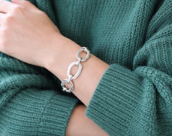 Silver Bracelet with toggle clasp, Big Hammered Circles Bracelet for women, Silver chain bracelet, Boho, Women's gift, Birthday gift idea
