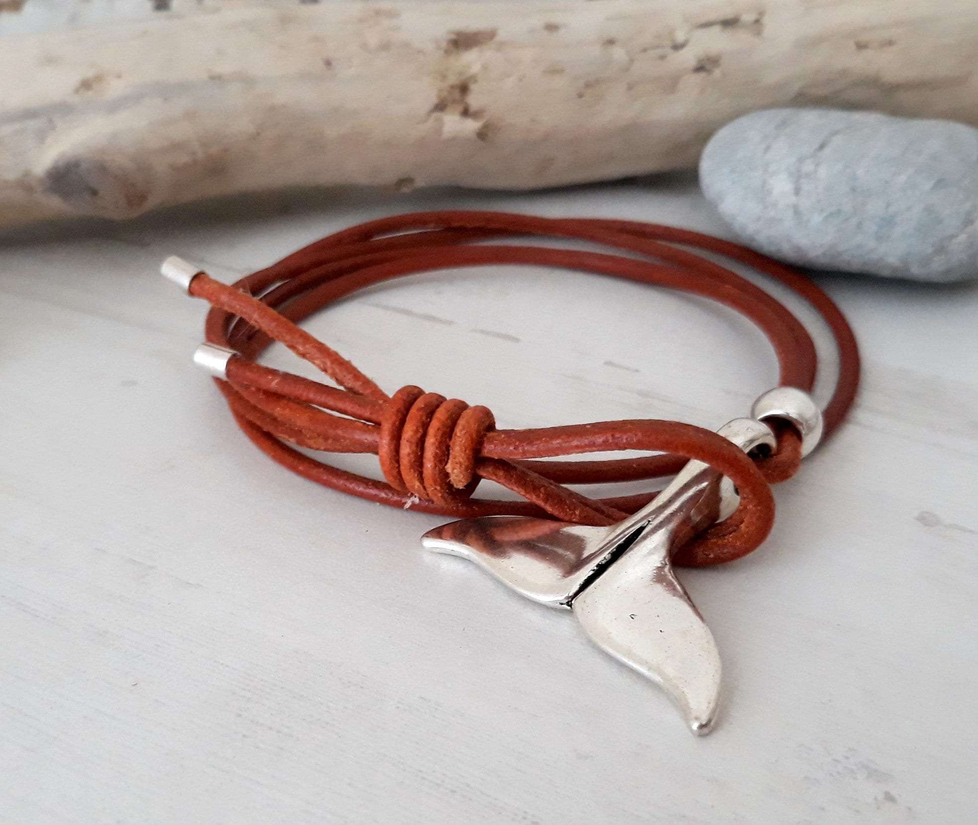 Whale tail bracelet France