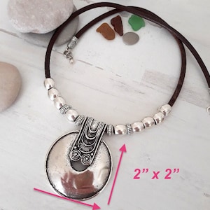 Bijoux ethniques pour femmes, collier de perles en argent antique, bijoux Boho, collier en cuir, look de tous les jours, style libre africain, cadeau pour elle image 9