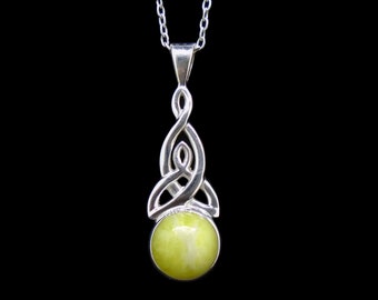 Colgante de mármol de las Tierras Altas escocesas – Collar con nudo celta de plata de ley