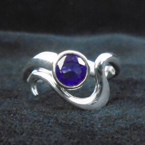 Amethyst Wave Ring - 925 Sterling Silver, Beautiful Faceted Purple Gemstone, February Birthstone, Slightly Adjustable WORLDWIDE DELIVERY