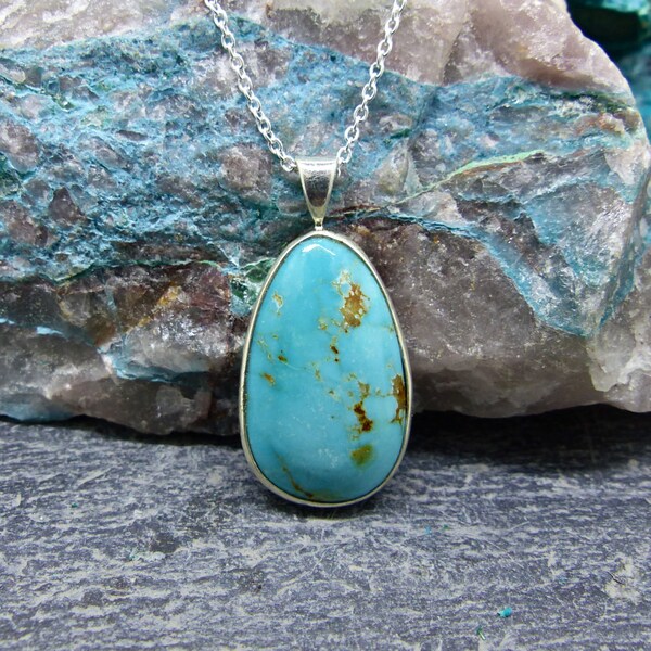 Light Blue Spiderweb Turquoise from Kingman mine, Pendant; Necklace link chain, Stabilised, Two Skies Highland Gems, inclusion, gift (7399)