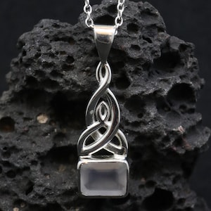 Delicate Celtic Pendant - 925 Silver Celtic Knot, 18&quot; Necklace, Beautiful Scottish Chalcedony Gem Stone, Scotland, FREE WORLDWIDE DELIVERY