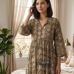 Katoenen Kyra-midi-jurk voor dames, mini-jurk, lange jurk met bloemenblokprint, diepe hals met koordsluiting