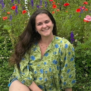 Camicetta in cotone con stampa a blocchi di mano, top babydoll floreale blu lime