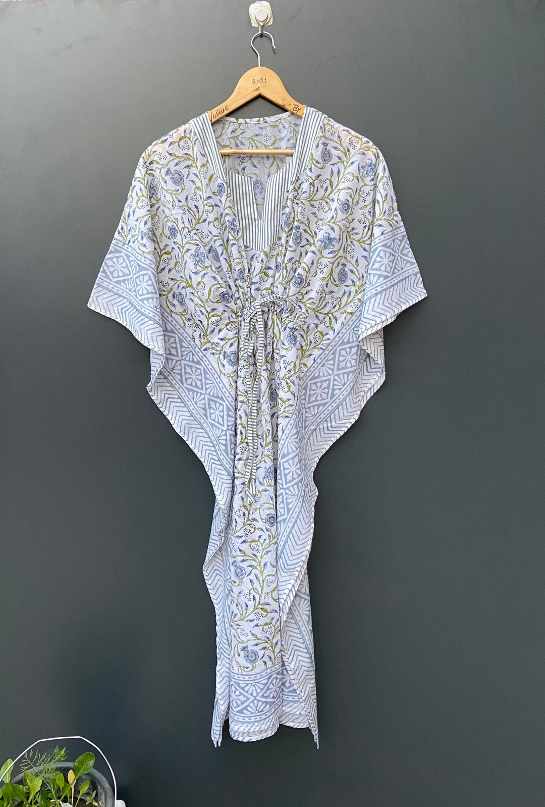 WHITE & PINK FLORAL BLOCK PRINT KAFTAN main image 0