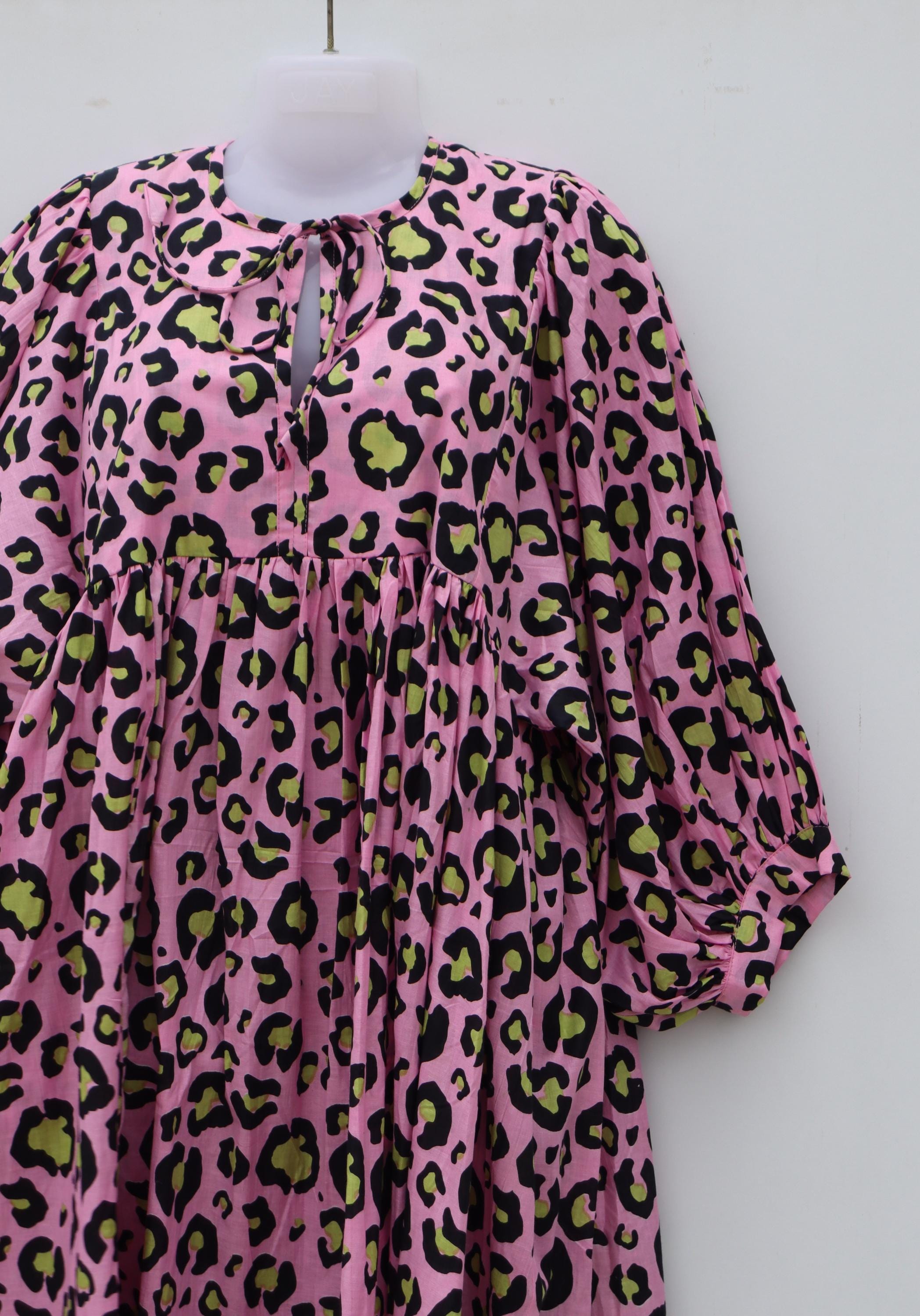 Pink Leopard Print Midi Dress for Women, Oversized Boho Cotton Maxi Dress, Bold Animal Print Loose Fit Outfit Pink Leopard Print Midi Dress for Women, Oversized Boho Cotton Maxi Dress, Bold Animal Print Loose Fit Outfit
